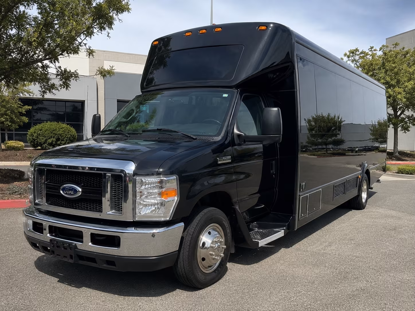 Lexington Winery Tour & Pub Crawl Transportation